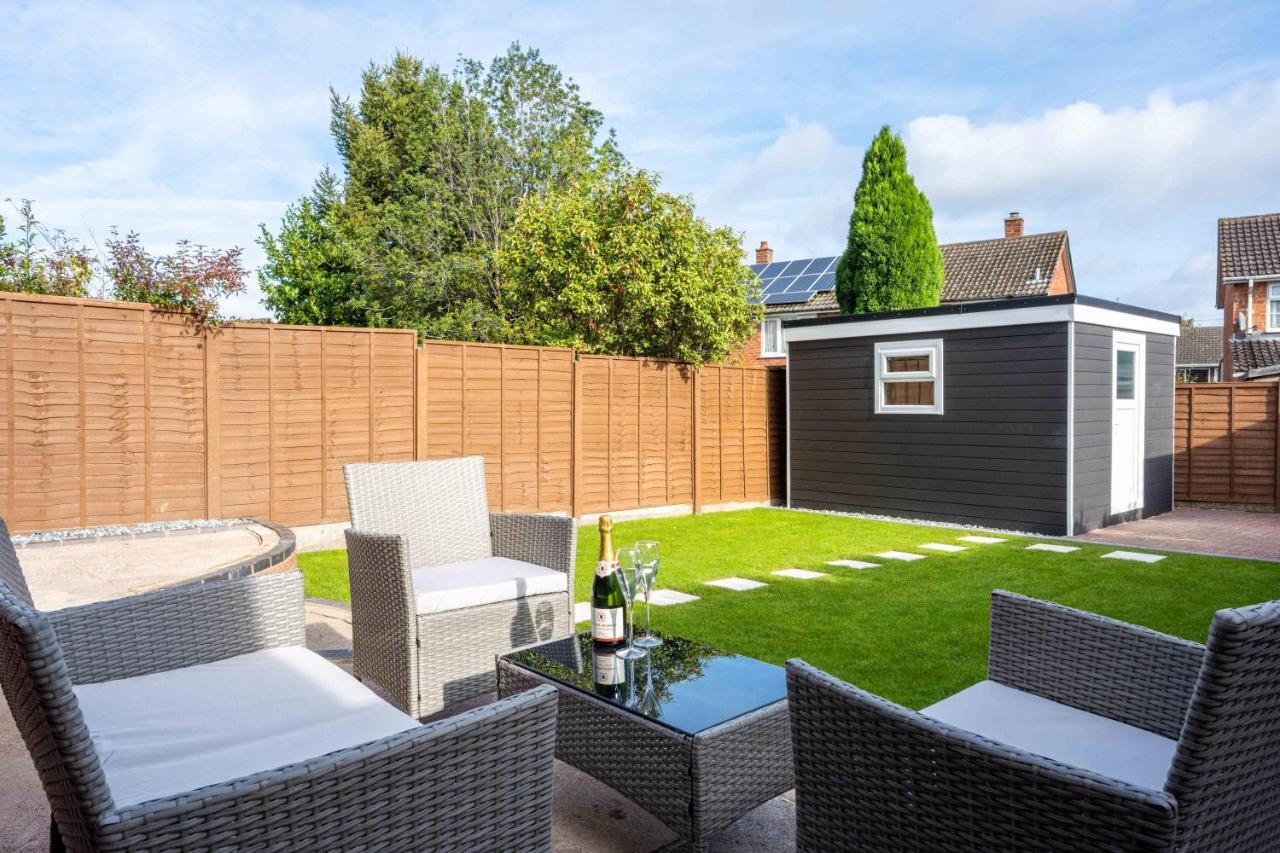 The Oaklands - Luxury Spacious 6-Bed, Near Solihull, Birmingham City, Jlr, Nec, Airport, Resorts World, Hs2 Ngoại thất bức ảnh