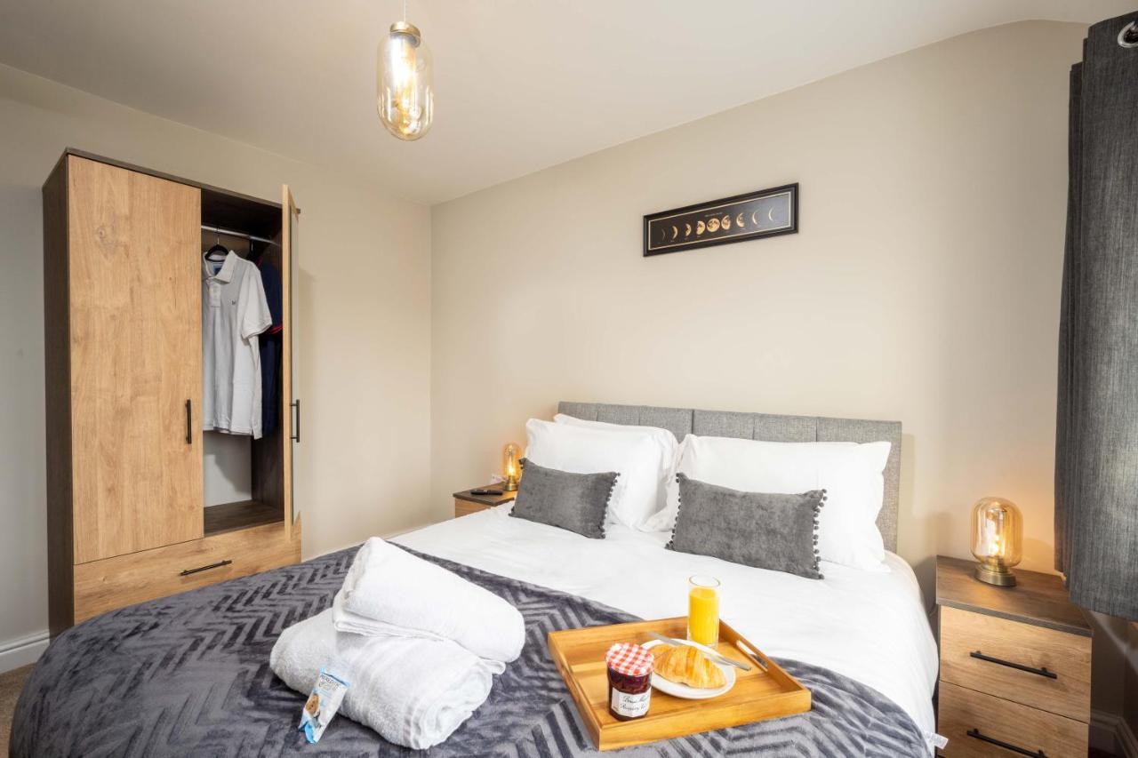 The Oaklands - Luxury Spacious 6-Bed, Near Solihull, Birmingham City, Jlr, Nec, Airport, Resorts World, Hs2 Ngoại thất bức ảnh