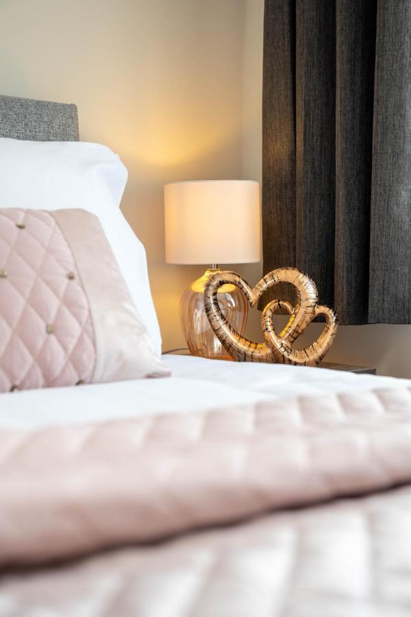 The Oaklands - Luxury Spacious 6-Bed, Near Solihull, Birmingham City, Jlr, Nec, Airport, Resorts World, Hs2 Ngoại thất bức ảnh