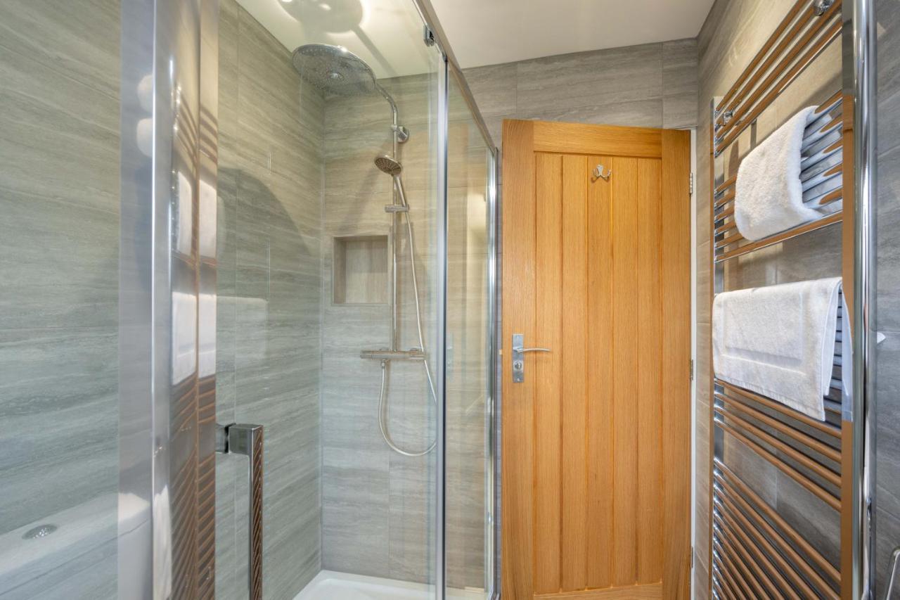 The Oaklands - Luxury Spacious 6-Bed, Near Solihull, Birmingham City, Jlr, Nec, Airport, Resorts World, Hs2 Ngoại thất bức ảnh