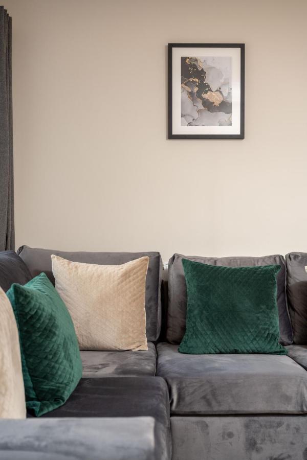 The Oaklands - Luxury Spacious 6-Bed, Near Solihull, Birmingham City, Jlr, Nec, Airport, Resorts World, Hs2 Ngoại thất bức ảnh