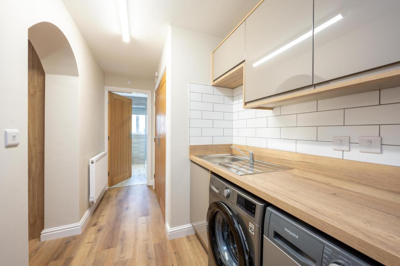The Oaklands - Luxury Spacious 6-Bed, Near Solihull, Birmingham City, Jlr, Nec, Airport, Resorts World, Hs2 Ngoại thất bức ảnh
